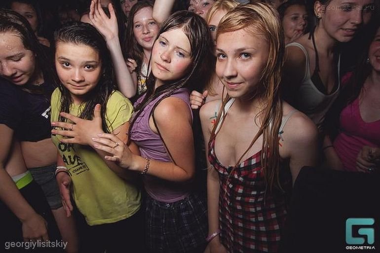 Русское Молодое Порно В В Клубе