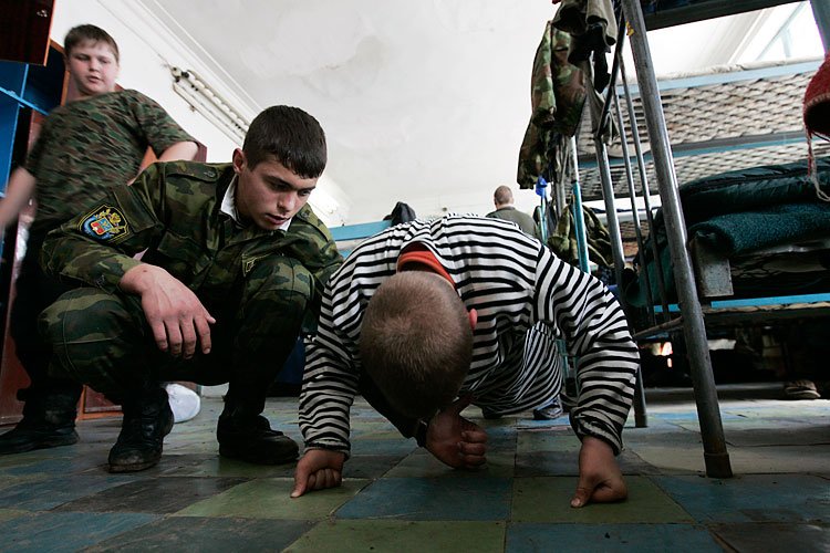 Воспитание военнослужащих. Воспитание в армии. Воспитание солдат. Военный тренировочный лагерь. Принуждение военнослужащих.