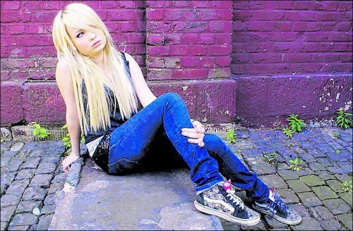 Әкесі мен баласы анасының порносымен жыныстық қатынасқа түседі