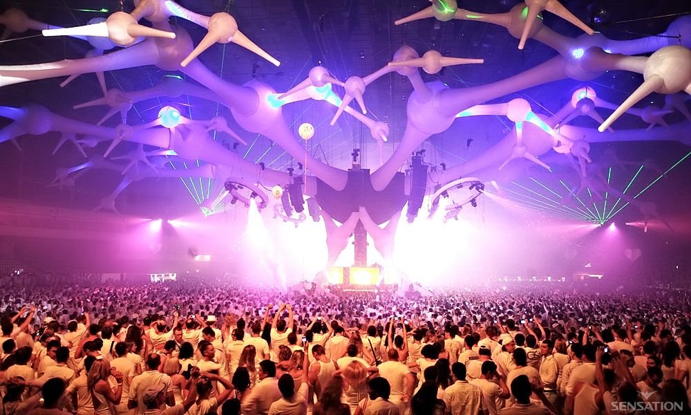 Sensation white 2024 в питере. Sensation White 2009. Вайт сенсейшен Питер. Сенсейшен 2008. Sensation White 2008.