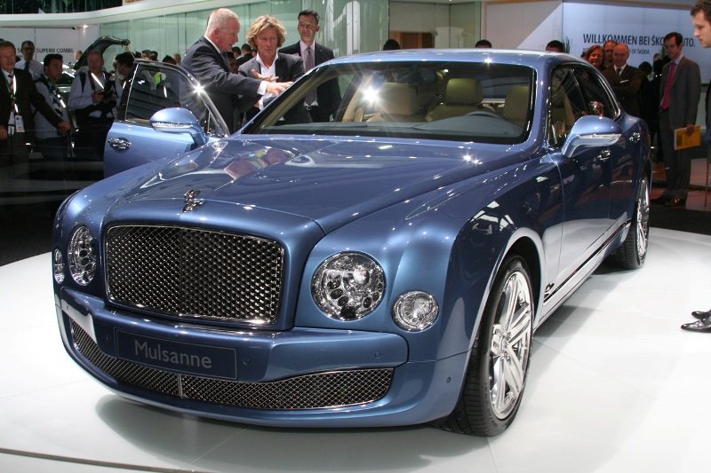 Машины франкфурт. Бентли Мульсан 2. Bentley Mulsanne 1980. Bentley Mulsanne Blue. 013 Бентли.