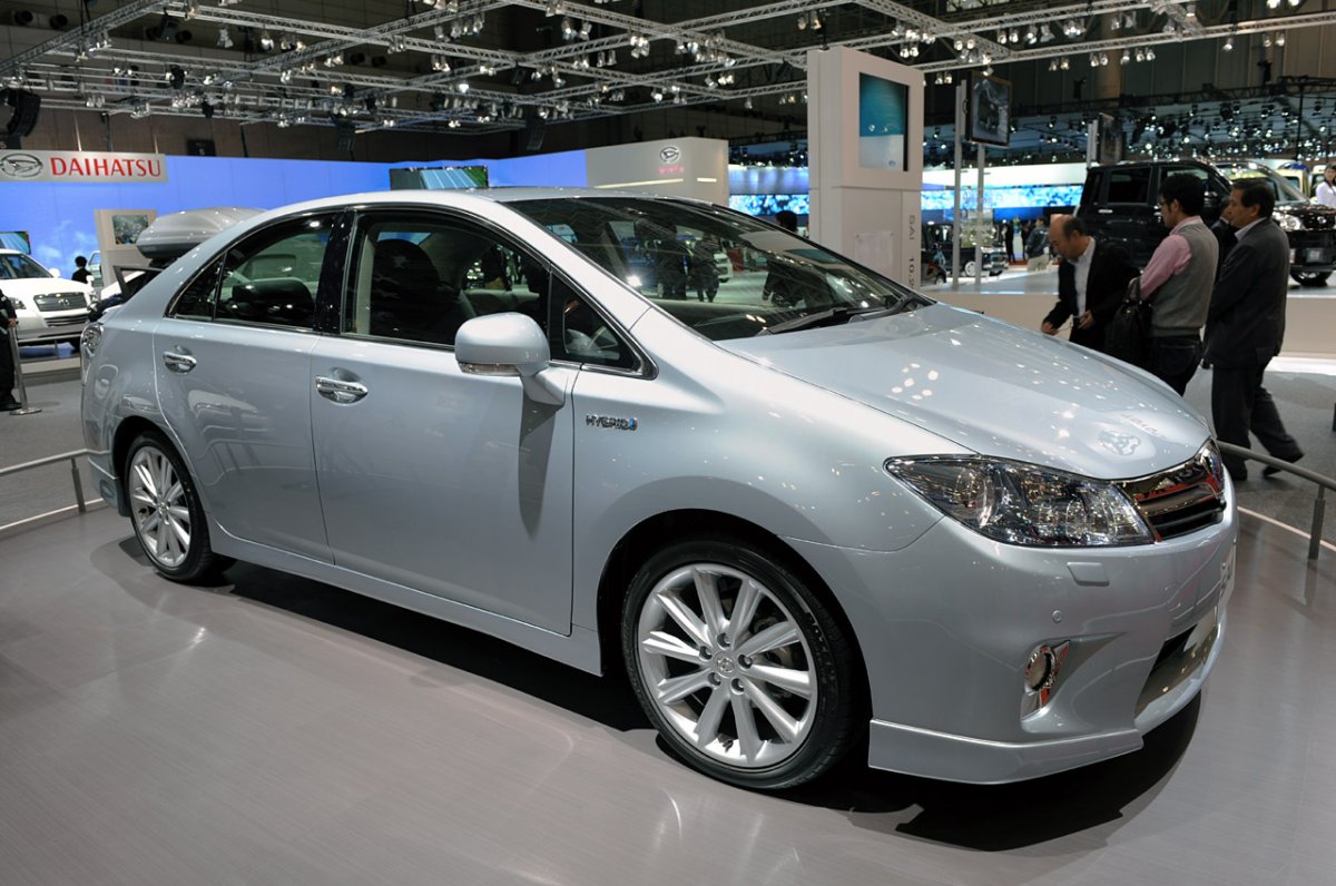 Toyota Sai r18. Тойота сай 2008. Тойота сай 2010. Тойота гибрид 2010 год серебро.