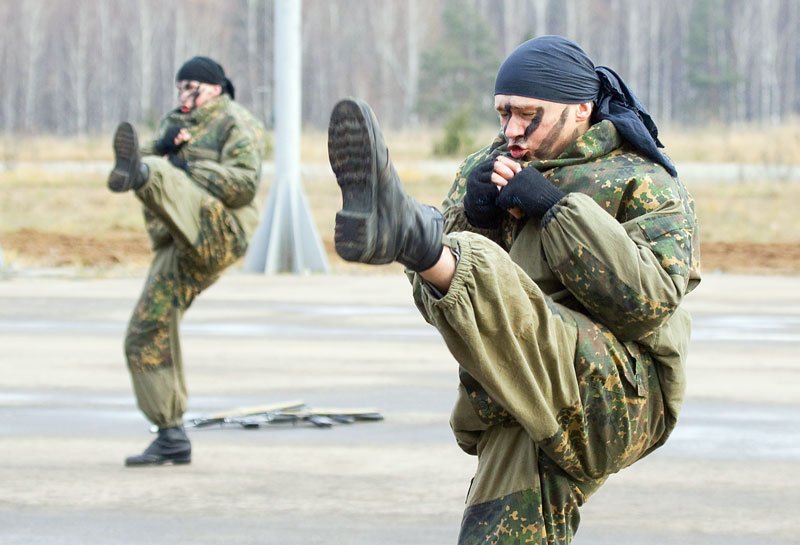 Рукопашный бой военнослужащих