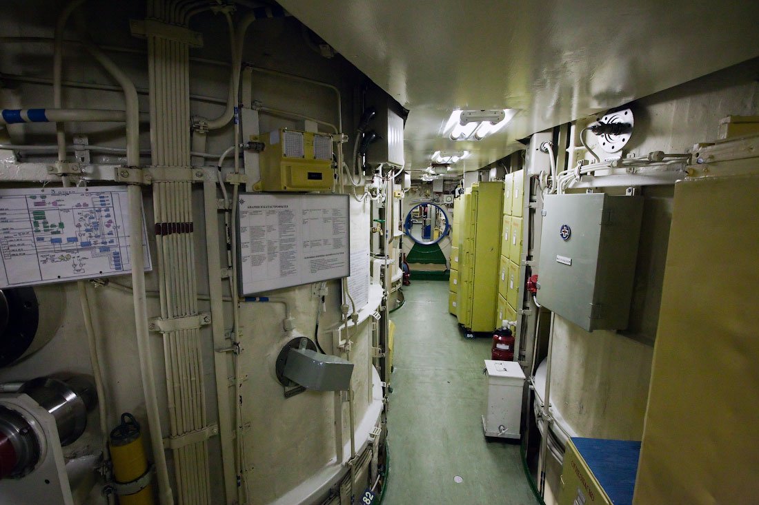 Подводная лодка изнутри фото