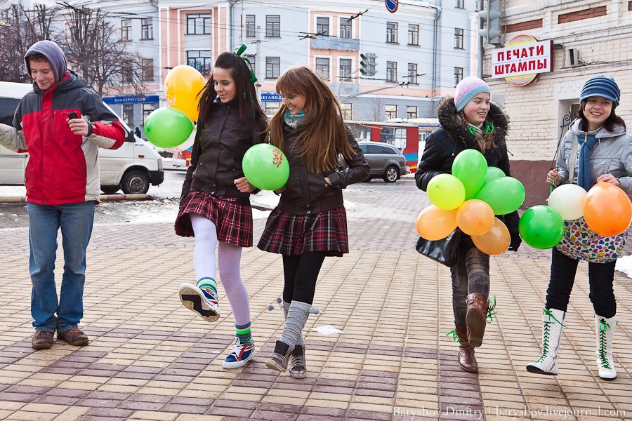 Прикольный флешмоб на день семьи. Номер 21 Патрики.